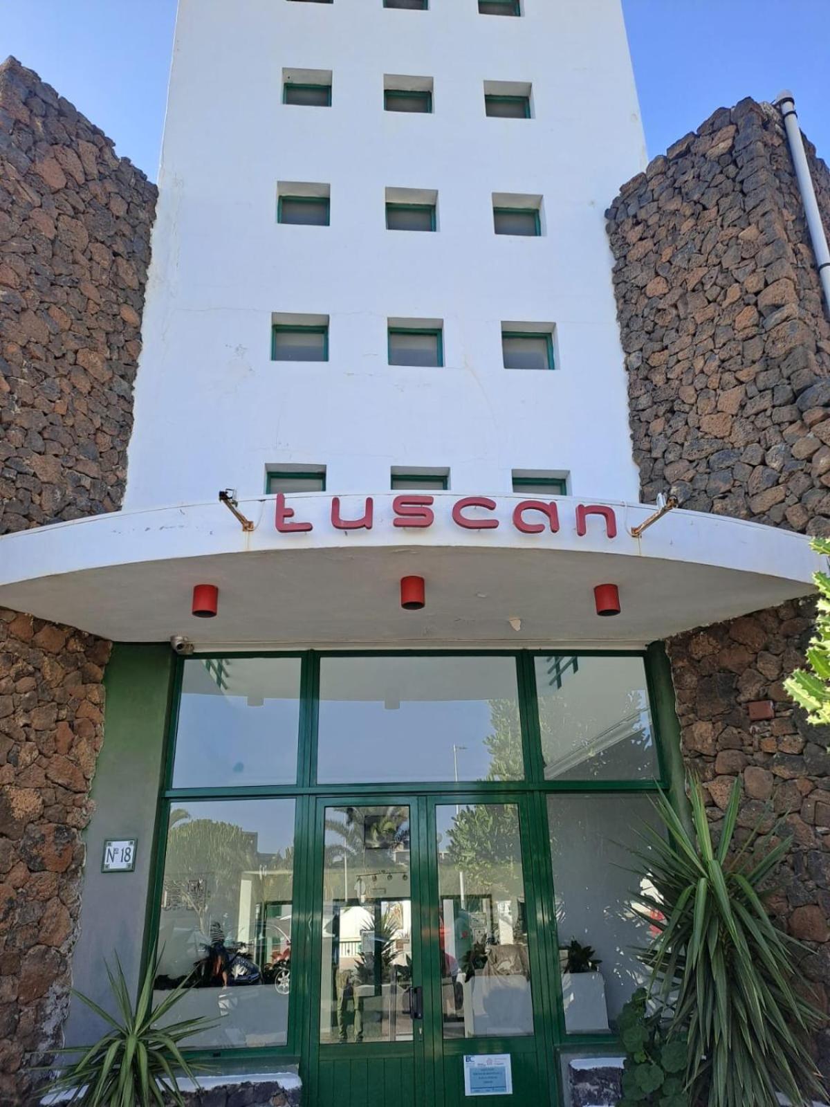 Azul Tuscan Playa Y Piscina Costa Teguise Exterior photo
