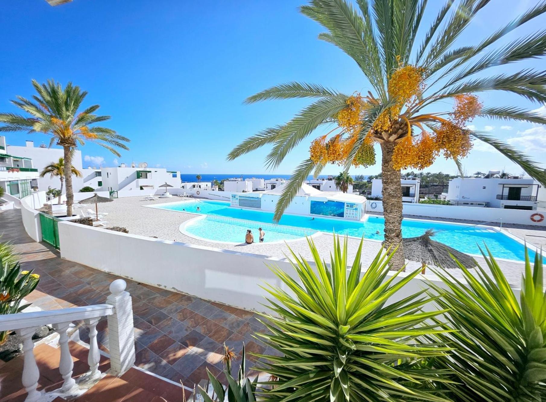Azul Tuscan Playa Y Piscina Costa Teguise Exterior photo